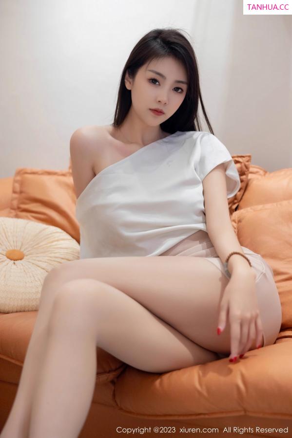 可乐Vicky  [XiuRen]高清写真图 2023.09.28 No.7457 可乐Vicky 美腿丝袜第24张图片